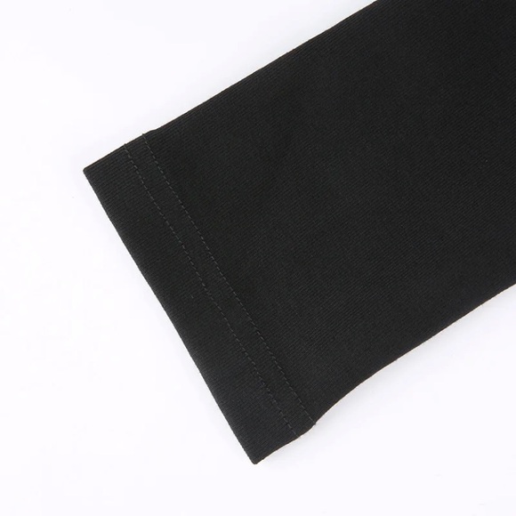 Black cold shoulder cut out long sleeve bodysuit - Picture 15 of 15